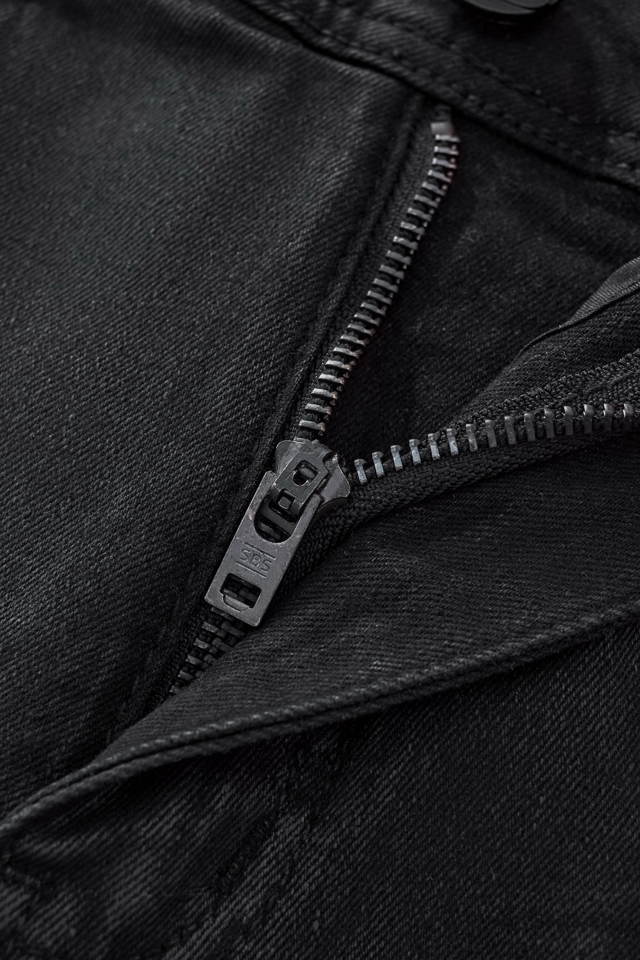 Regalia Medallion Print Denim Pant BLACK