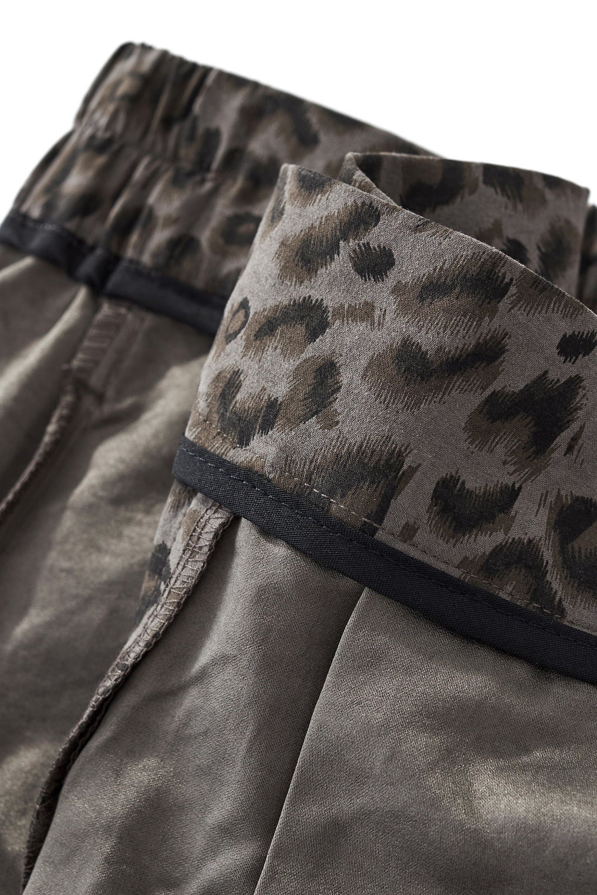 Arden Side-Tab Shorts GREY