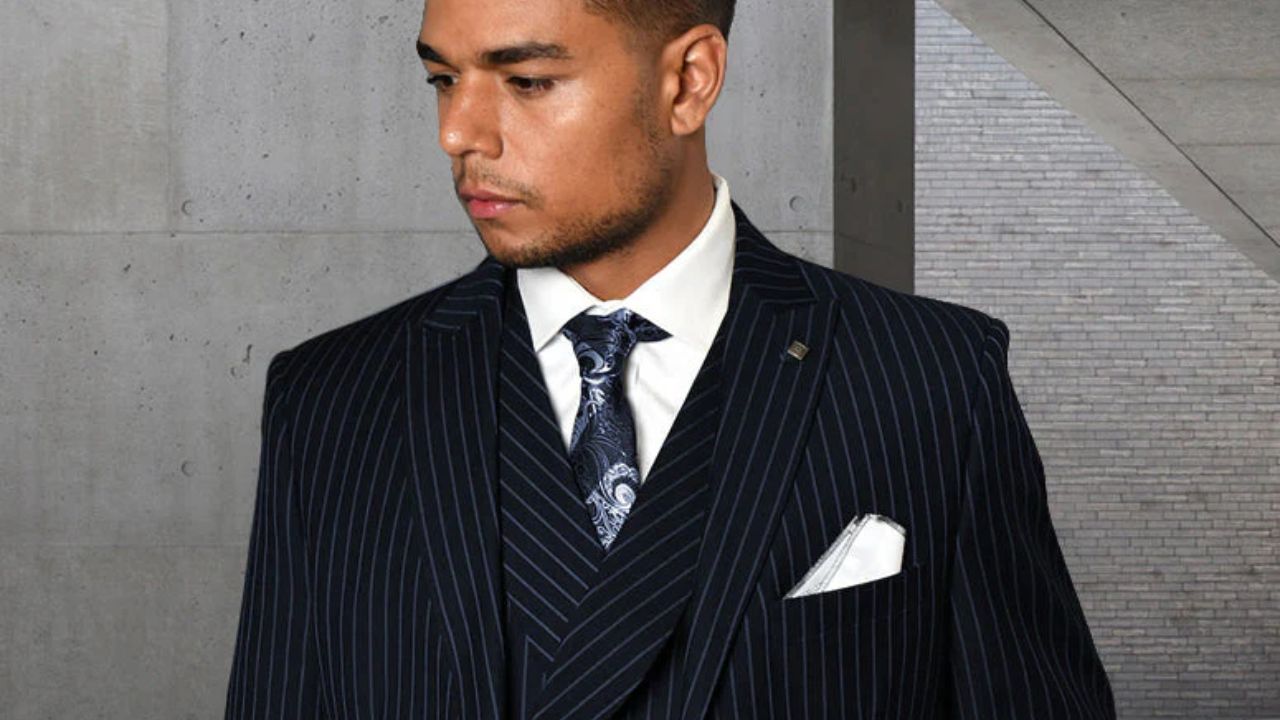 5 Classic Shirt Colours and Styles for a Navy Suit That Work Every Time (2026)