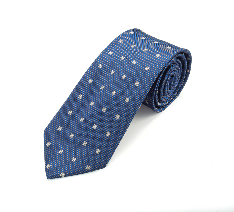 Add a touch of class to your outfit with this tie | 1772