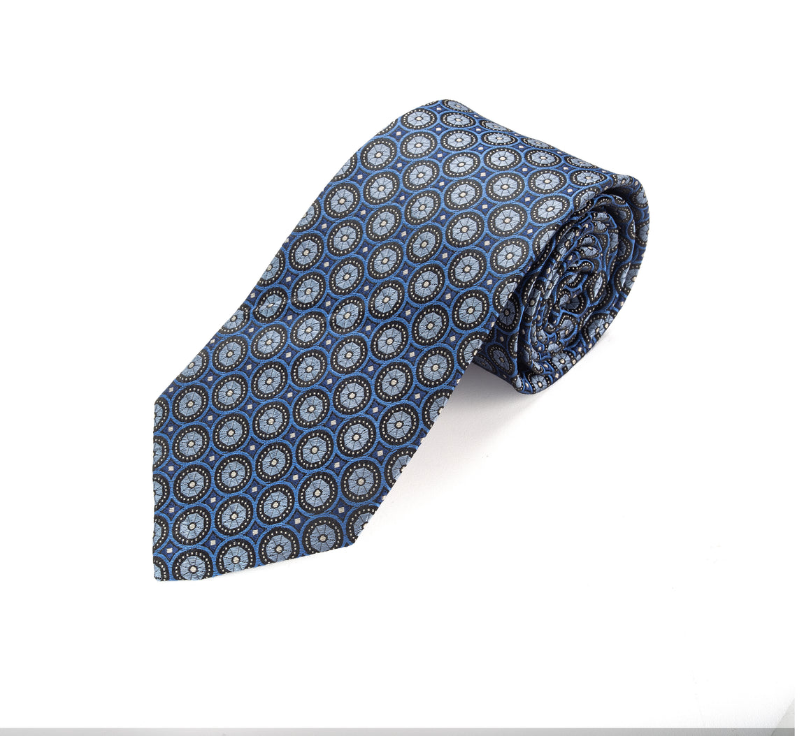 Achieve perfection in your business attire with this versatile tie | 1782