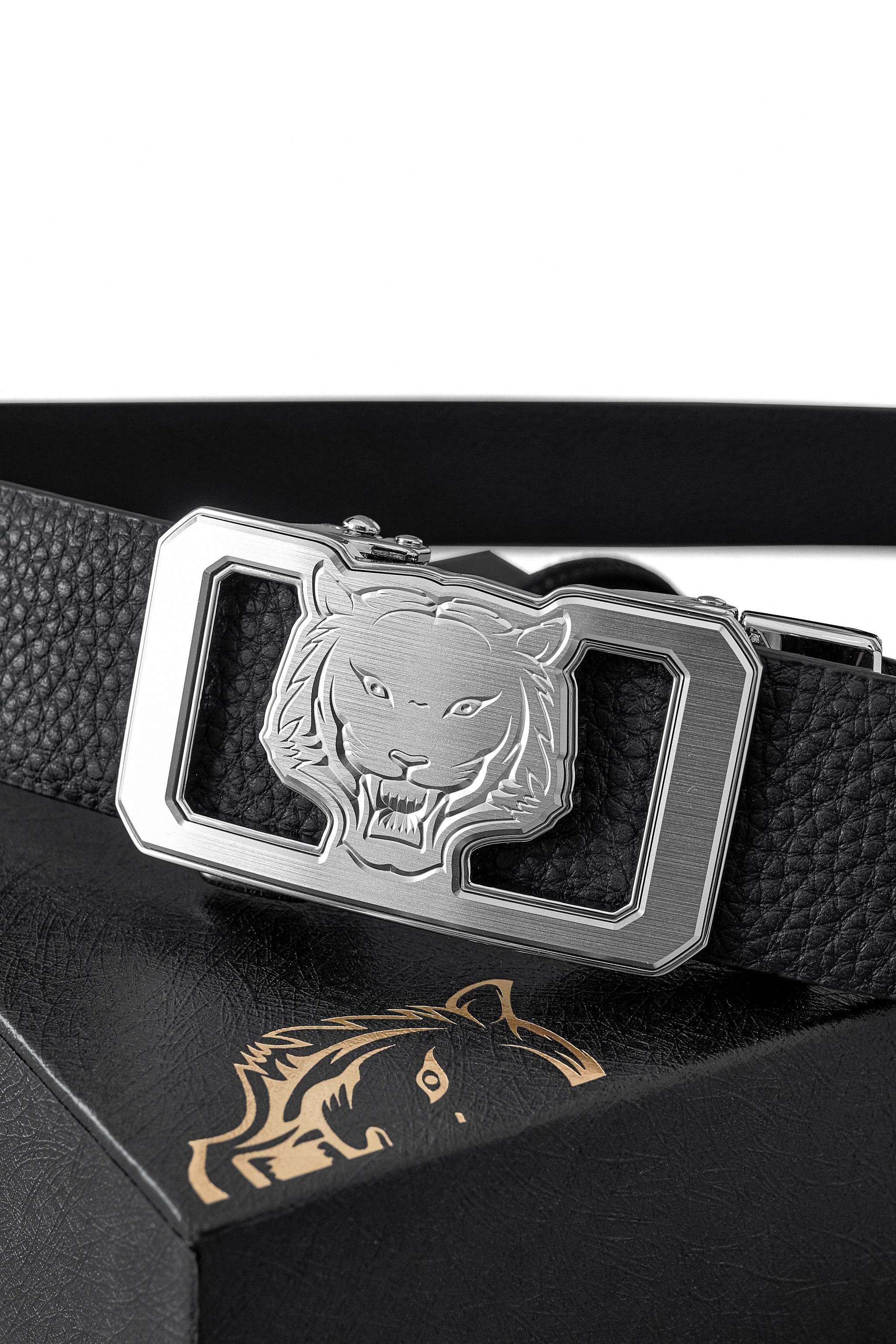 Pebbled Leather Lion Auto BKL Belt – Silver Ed. SILVER/BLACK